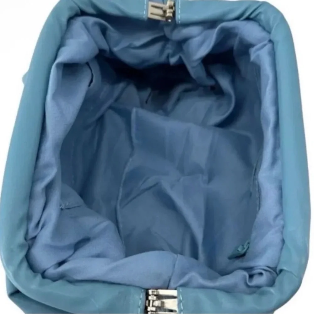 NWT Badgley Mischka Blue Dumpling Clutch - Picture 5 of 14